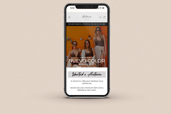 Imagen de un iphone con la web de Antonia Bikinis en su pantalla.