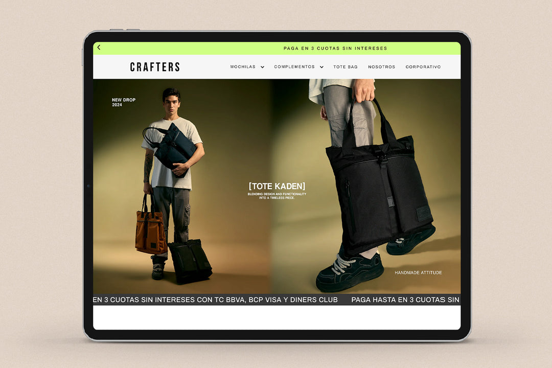 Imagen de un ipad con la web de Crafters en su pantalla.