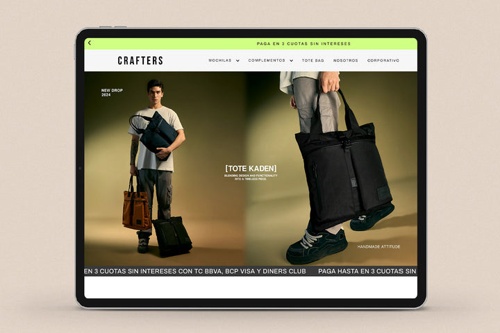 Imagen de un ipad con la web de Crafters en su pantalla.