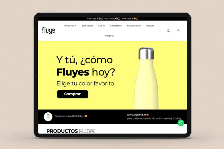 Imagen de un ipad con la web de Fluye en su pantalla.