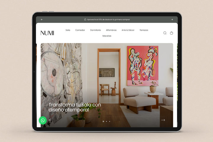 Imagen de un ipad con la web de Numi en su pantalla.