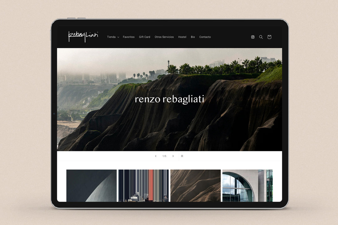 Imagen de un ipad con la web de la Renzo Rebagliati en su pantalla.
