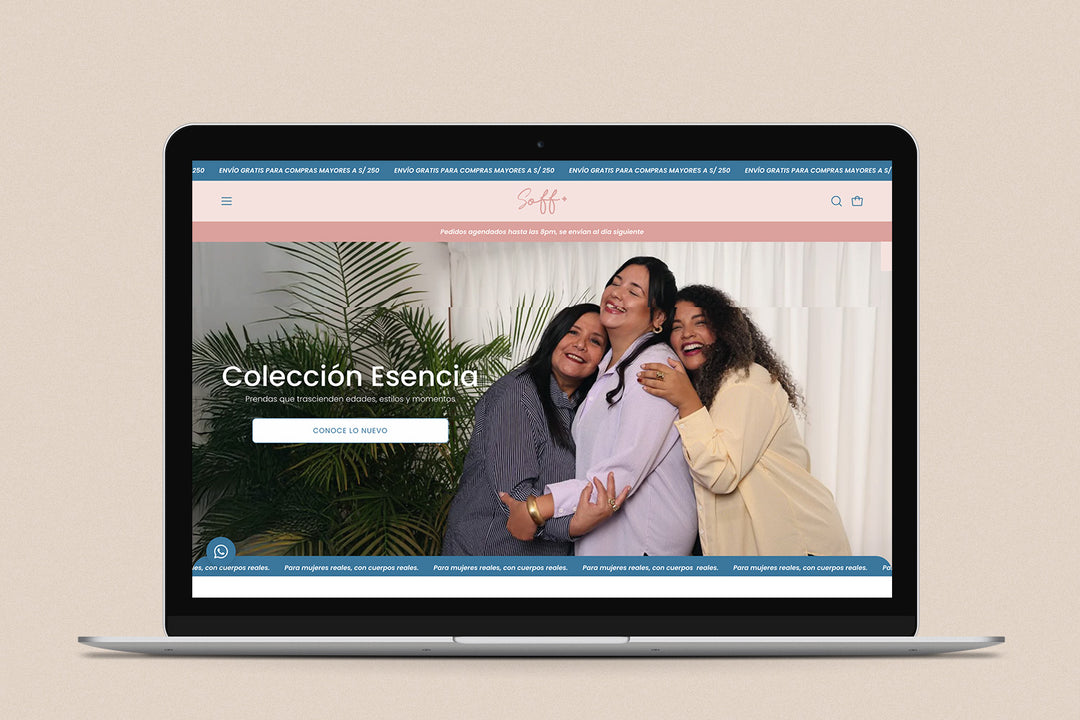 Imagen de una laptop con la web de Soff Plus en su pantalla.