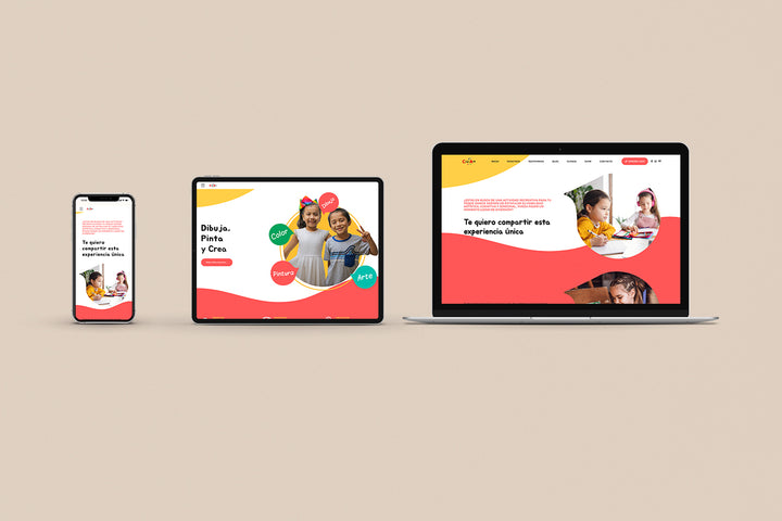 Un Iphone, un Ipad y una laptop mostrando cada uno el inicio de la página web de Cre-Arts Kids. Los tres dispositivos están uno al lado del otro sobre un fondo color entero beige. 