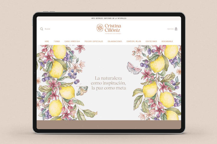 Imagen de un ipad con la web de Cristina Cilloniz en su pantalla.