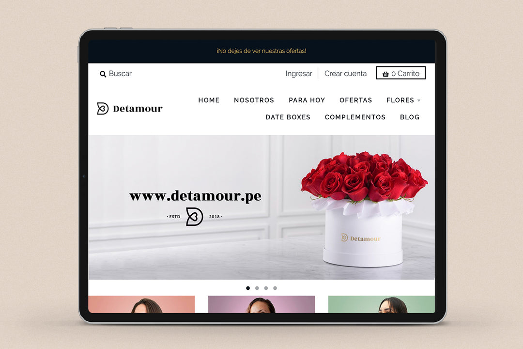 Imagen de un ipad con la web de Detamour en su pantalla.