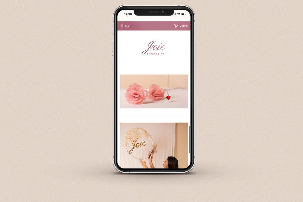 Imagen de un iphone con la web de Joie en su pantalla.