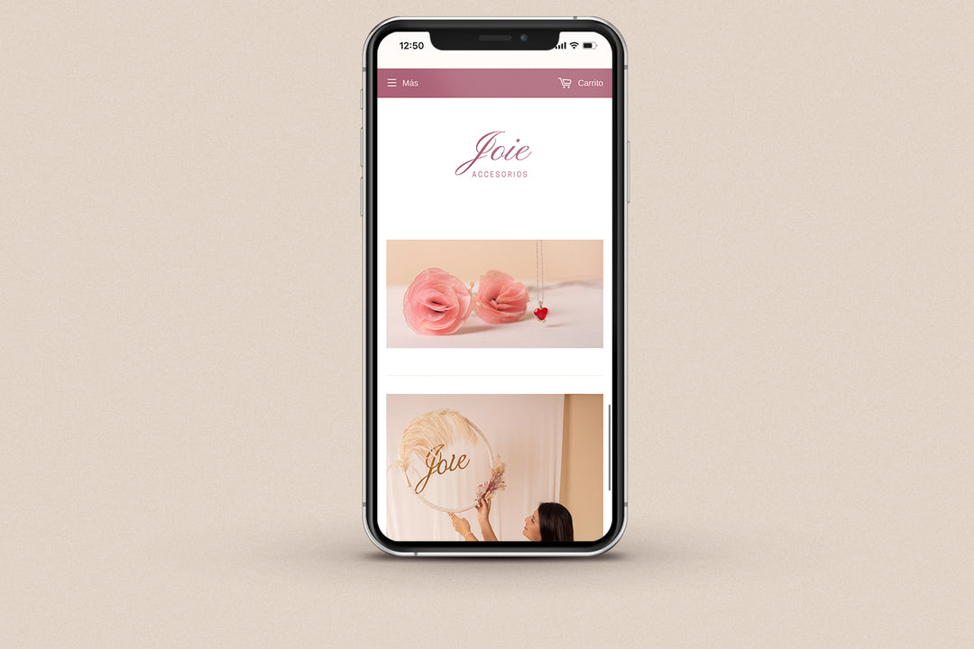 Imagen de un iphone con la web de Joie en su pantalla.