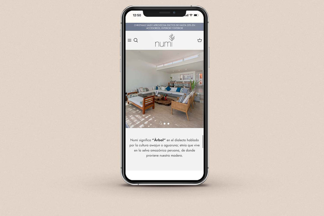 Imagen de un iphone con la web de  Numi en su pantalla.