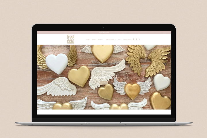 Imagen de una laptop con la web de Page Craft en su pantalla.